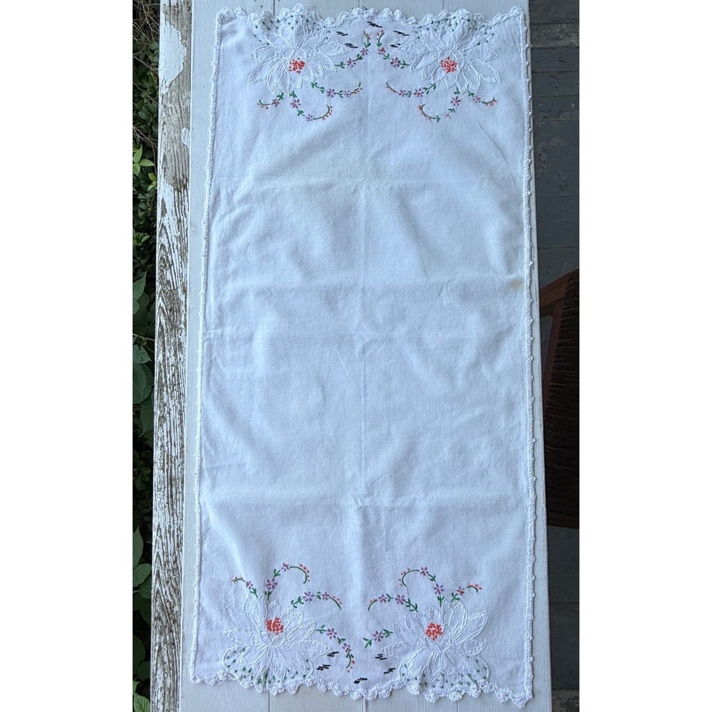 Vintage White Hand Embroidered Floral Table Runner Scalloped Edge 16x34